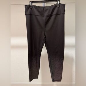 Mono B Black with Grey Dots Active Leggings Size 2XL